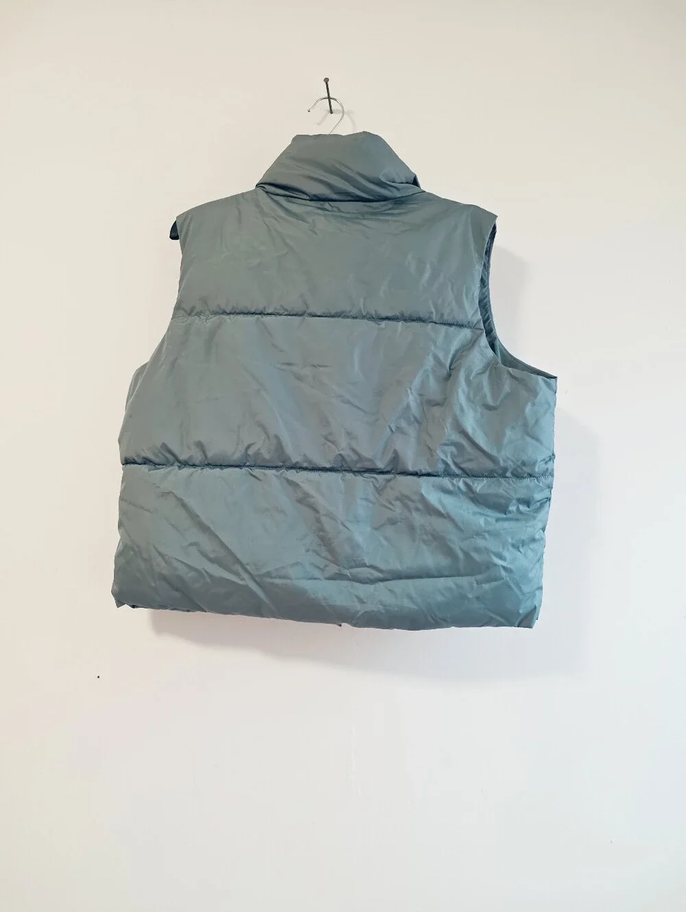 Old Navy Women’s Medium Blue Gray Puffer Vest High Neck Cropped Winter Layer